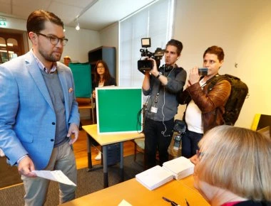 Μεγάλη νίκη δεξιάς και κεντροδεξιάς στην Σουηδία με 35-37% - Οι Σοσιαλδημοκράτες στο 26% (upd)